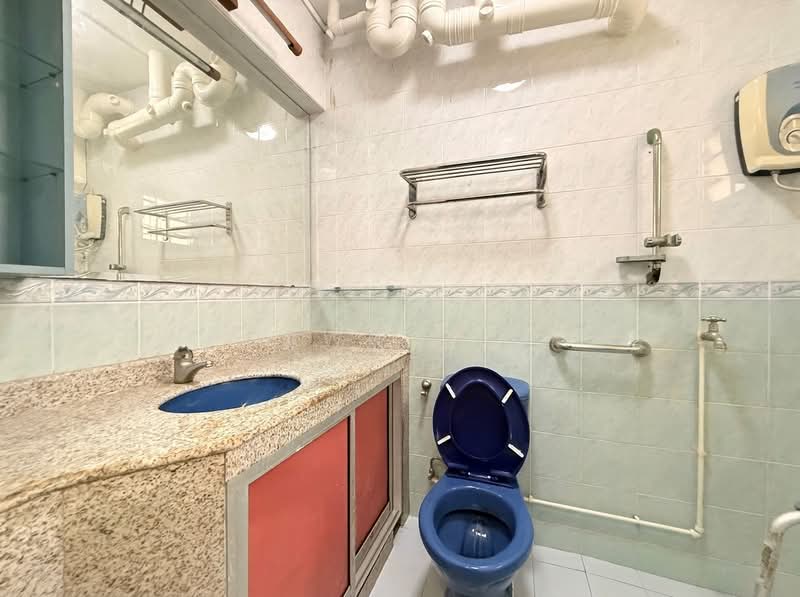 22 Jalan Membina, 22 Jalan Membina, 3 Bedrooms, 969 sqft, HDB Flat For Sale, by Dawn Low, 500144375 - Bathroom - PropertyGuru.com.sg