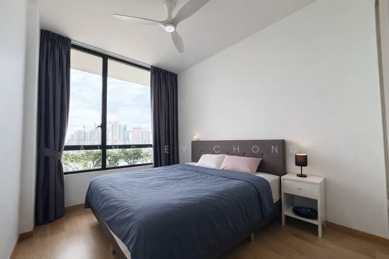 The Crest, 103 Prince Charles Crescent, 2 Bedrooms, 872 sqft, Condominium For Sale, by Ainsley Chong, 500144376 - Bedroom - PropertyGuru.com.sg