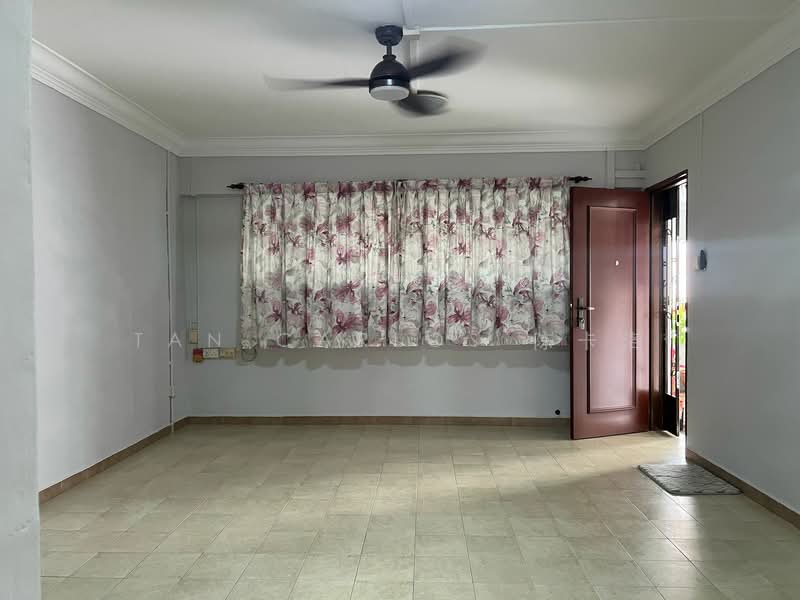 137 Potong Pasir Avenue 3, 137 Potong Pasir Avenue 3, 2 Bedrooms, 796 sqft, HDB Flat For Sale, by Tan Carlos 陈卡洛, 500144392 - Living Room - PropertyGuru.com.sg