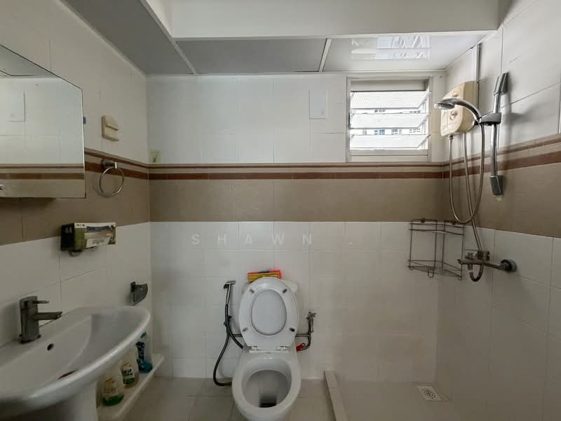52 Commonwealth Drive, 52 Commonwealth Drive, Room Rental, 150 sqft, HDB Flat For Rent, by Shawn, 500144393 - Bathroom - PropertyGuru.com.sg