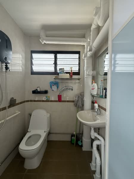 364 Bukit Batok Street 31, 364 Bukit Batok Street 31, Room Rental, 120 sqft, HDB Flat For Rent, by Joe Tham, 500144394 - Bathroom - PropertyGuru.com.sg