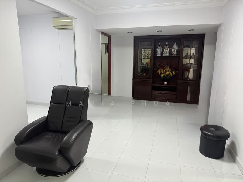 132 Choa Chu Kang Avenue 1, 132 Choa Chu Kang Avenue 1, 4 Bedrooms, 1,324 sqft, HDB Flat For Sale, by Maria Phua, 500144395 - Living Room - PropertyGuru.com.sg