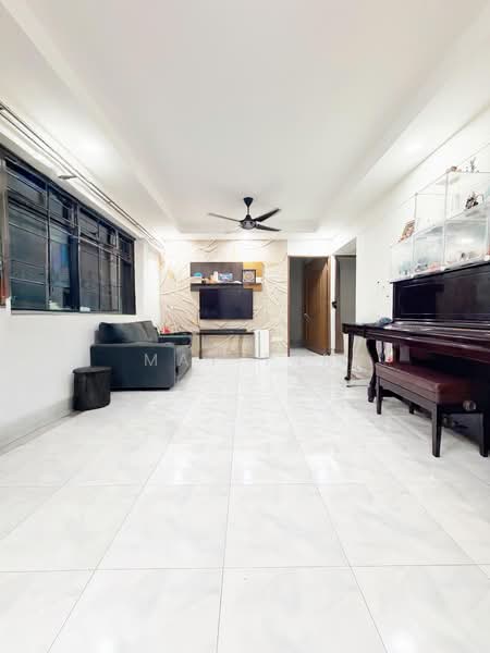 690D Choa Chu Kang Crescent, 690D Choa Chu Kang Crescent, 3 Bedrooms, 969 sqft, HDB Flat For Sale, by May Tan, 500144396 - Living Room - PropertyGuru.com.sg