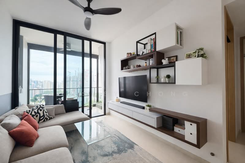 The Crest, 101 Prince Charles Crescent, 2 Bedrooms, 872 sqft, Condominium For Rent, by Ainsley Chong Chong, 500144400 - Living Room - PropertyGuru.com.sg