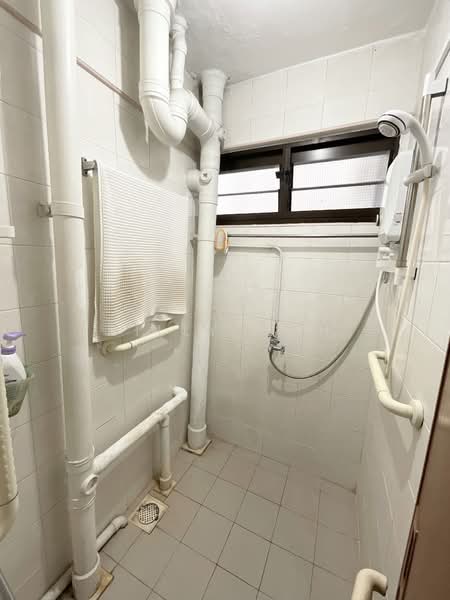 20 Eunos Crescent, 20 Eunos Crescent, 3 Bedrooms, 710 sqft, HDB Flat For Sale, by Billy Goh, 500144413 - Bathroom - PropertyGuru.com.sg