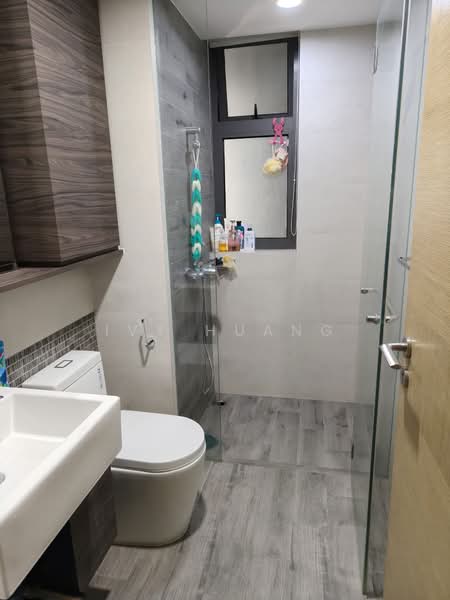 The Terrace, 98 Edgedale Plains, 3 Bedrooms, 1,076 sqft, Executive Condominium For Sale, by Ivy Huang, 500144416 - Bathroom - PropertyGuru.com.sg