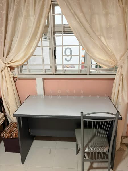 8 Holland Avenue, 8 Holland Avenue, Room Rental, 132 sqft, HDB Flat For Rent, by Andria (Tanuwijaya), 500144424 - Study - PropertyGuru.com.sg