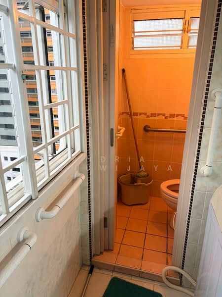 8 Holland Avenue, 8 Holland Avenue, Room Rental, 132 sqft, HDB Flat For Rent, by Andria (Tanuwijaya), 500144424 - Bathroom - PropertyGuru.com.sg