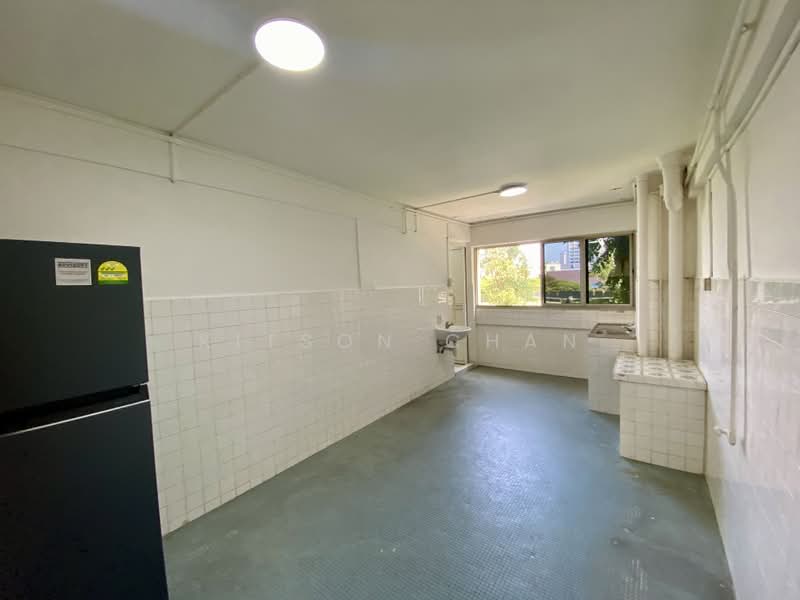141 Jalan Bukit Merah, 141 Jalan Bukit Merah, 2 Bedrooms, 732 sqft, HDB Flat For Sale, by Kitson Chan, 500144431 - Kitchen - PropertyGuru.com.sg