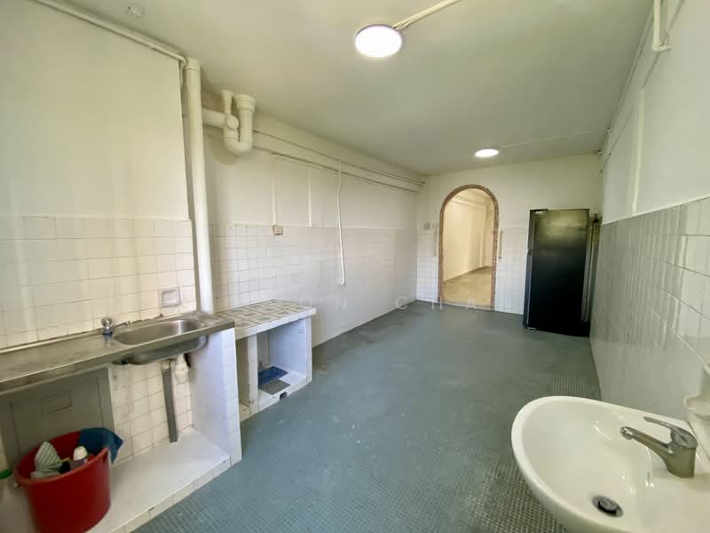 141 Jalan Bukit Merah, 141 Jalan Bukit Merah, 2 Bedrooms, 732 sqft, HDB Flat For Sale, by Kitson Chan, 500144431 - Kitchen - PropertyGuru.com.sg