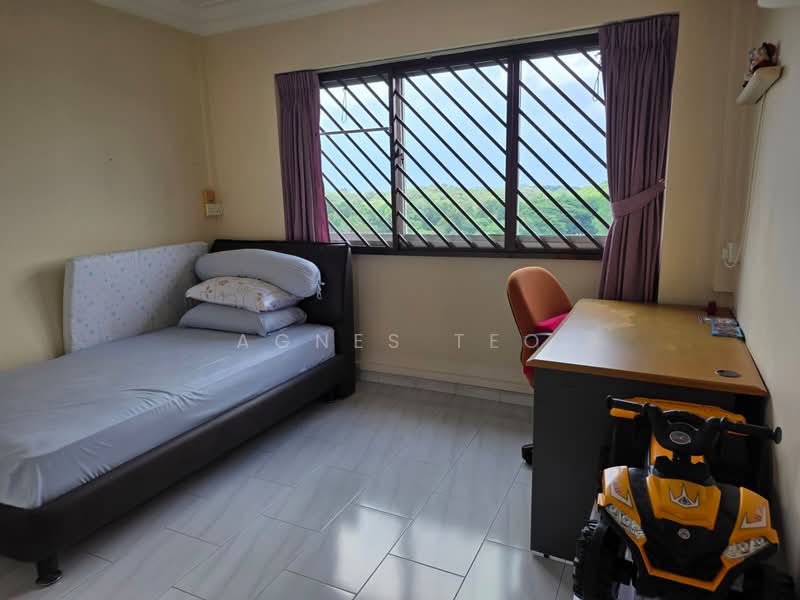 210 Petir Road, 210 Petir Road, 4 Bedrooms, 1,421 sqft, HDB Flat For Sale, by Agnes Teo, 500144438 - Bedroom - PropertyGuru.com.sg