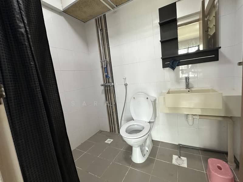 665C Punggol Drive, 665C Punggol Drive, 3 Bedrooms, 1,001 sqft, HDB Flat For Sale, by Sarah Sun, 500144439 - Bathroom - PropertyGuru.com.sg