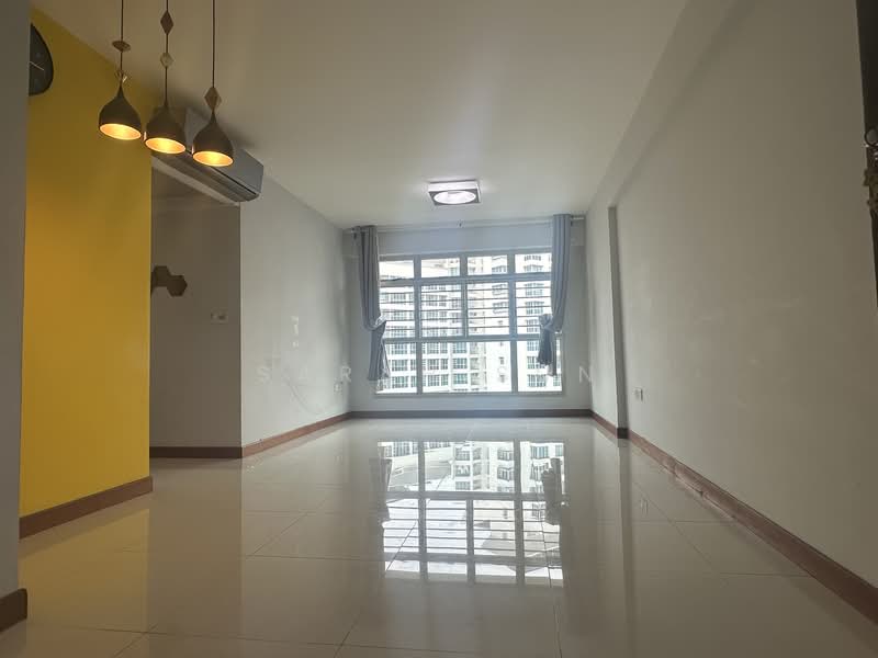 665C Punggol Drive, 665C Punggol Drive, 3 Bedrooms, 1,001 sqft, HDB Flat For Sale, by Sarah Sun, 500144439 - Living Room - PropertyGuru.com.sg