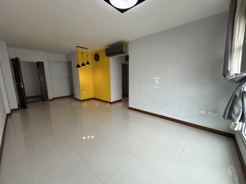 665C Punggol Drive, 665C Punggol Drive, 3 Bedrooms, 1,001 sqft, HDB Flat For Sale, by Sarah Sun, 500144439 - Living Room - PropertyGuru.com.sg