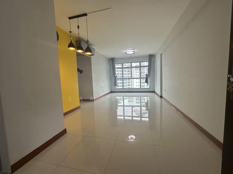 665C Punggol Drive, 665C Punggol Drive, 3 Bedrooms, 1,001 sqft, HDB Flat For Sale, by Sarah Sun, 500144439 - Living Room - PropertyGuru.com.sg