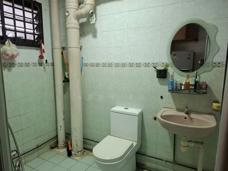 662C Jurong West Street 64, 662C Jurong West Street 64, 3 Bedrooms, 1,184 sqft, HDB Flat For Rent, by Addy Bu, 500144440 - Bathroom - PropertyGuru.com.sg