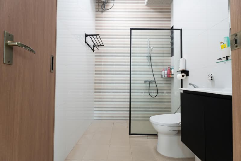 415C Northshore Drive, 415C Northshore Drive, 3 Bedrooms, 1,012 sqft, HDB Flat For Sale, by Gabriel Quak, 500144446 - Bathroom - PropertyGuru.com.sg