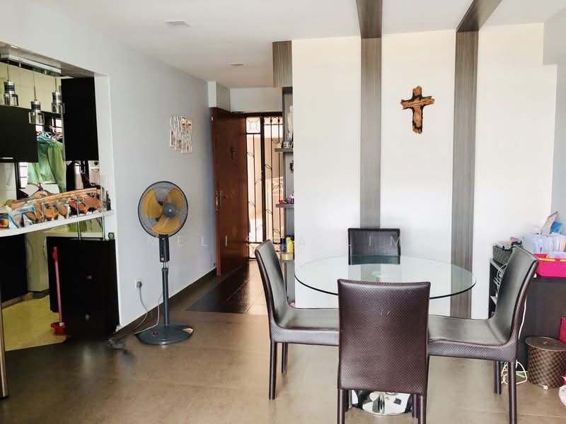 33 Eunos Crescent, 33 Eunos Crescent, 3 Bedrooms, 968 sqft, HDB Flat For Sale, by Melissa Lim, 500144450 - Living Room - PropertyGuru.com.sg