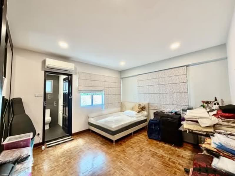 29 Dyson Road, , 5 Bedrooms, 3,500 sqft, Corner Terrace For Rent, by Gerald Ong Soon Lee (Gerald Ong), 500144455 - Bedroom - PropertyGuru.com.sg