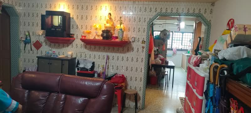122 Geylang East Central, 122 Geylang East Central, 3 Bedrooms, 978 sqft, HDB Flat For Sale, by Derek Lim, 500144466 - Living Room - PropertyGuru.com.sg