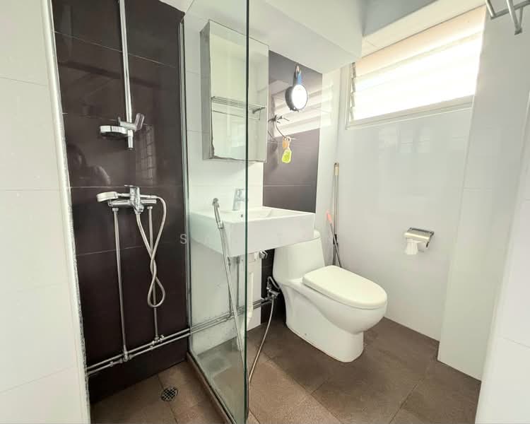 517 Pasir Ris Street 52, 517 Pasir Ris Street 52, 3 Bedrooms, 1,367 sqft, HDB Flat For Sale, by Sam Tan, 500144470 - Bathroom - PropertyGuru.com.sg