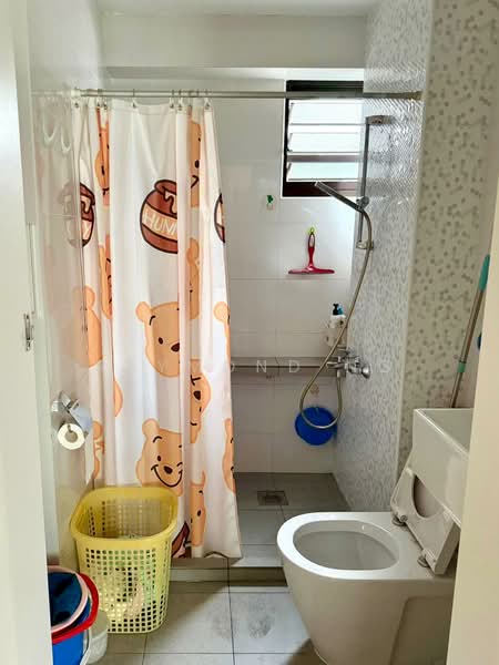 460 Clementi Avenue 3, 460 Clementi Avenue 3, Room Rental, 150 sqft, HDB Flat For Rent, by Raymond Ng, 500144475 - Bathroom - PropertyGuru.com.sg