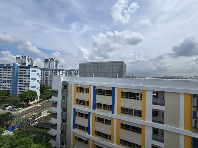 558 Ang Mo Kio Avenue 10, 558 Ang Mo Kio Avenue 10, 2 Bedrooms, 721 sqft, HDB Flat For Sale, by Damian Chia, 500144480 - Exterior - PropertyGuru.com.sg