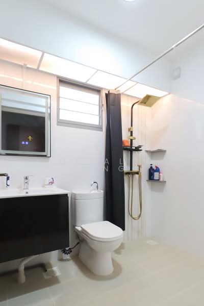 33 Margaret Drive, 33 Margaret Drive, Room Rental, 110 sqft, HDB Flat For Rent, by Gerald Fong, 500144493 - Bathroom - PropertyGuru.com.sg