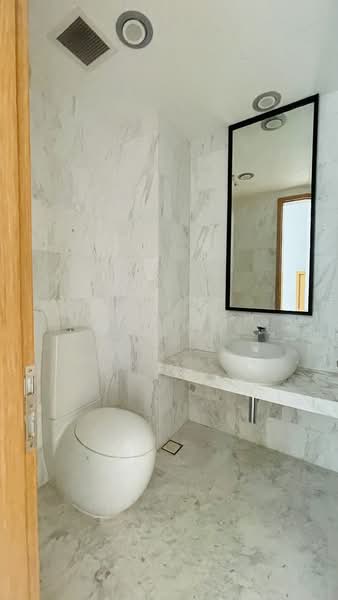 The Solitaire, 5A Balmoral Park, 4 Bedrooms, 3,750 sqft, Condominium For Rent, by Jean Goh, 500144498 - Bathroom - PropertyGuru.com.sg