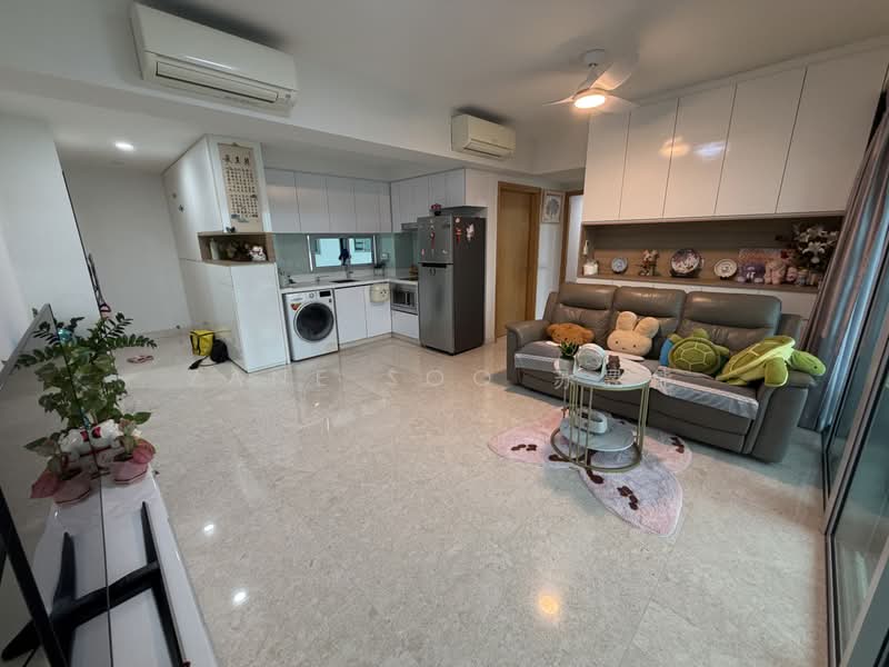 Eight Riversuites, 8 Whampoa East, 2 Bedrooms, 807 sqft, Condominium For Sale, by Zane Soo 苏昱能, 500144503 - Living Room - PropertyGuru.com.sg