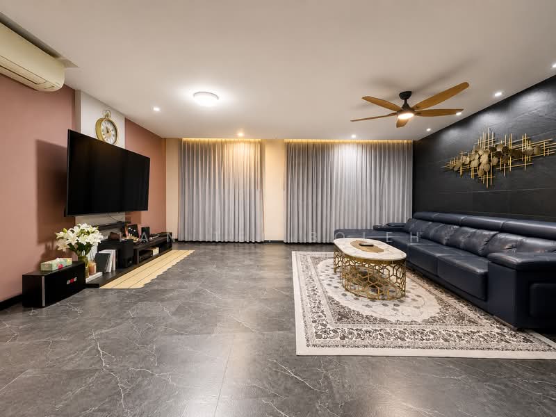 482 Segar Road, 482 Segar Road, 3 Bedrooms, 1,345 sqft, HDB Flat For Sale, by Ian Teh Boleh, 500144524 - Living Room - PropertyGuru.com.sg