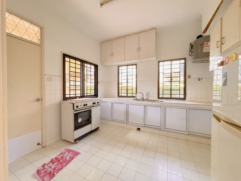 Sunset Close | Sunset Way | Sunset Grove, , 4 Bedrooms, 4,000 sqft, Bungalow House For Sale, by Marcus Tan, 500144526 - Kitchen - PropertyGuru.com.sg