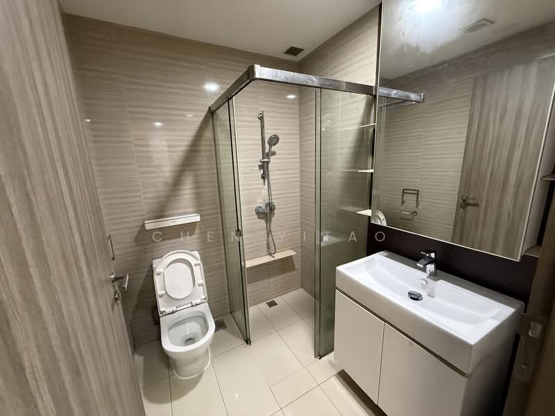Sky Vue, 3 Bishan Street 15, 2 Bedrooms, 678 sqft, Condominium For Rent, by Chen Yitao, 500144532 - Master Bathroom - PropertyGuru.com.sg