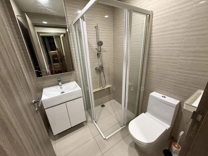 Sky Vue, 3 Bishan Street 15, 2 Bedrooms, 678 sqft, Condominium For Rent, by Chen Yitao, 500144532 - Common Bathroom - PropertyGuru.com.sg