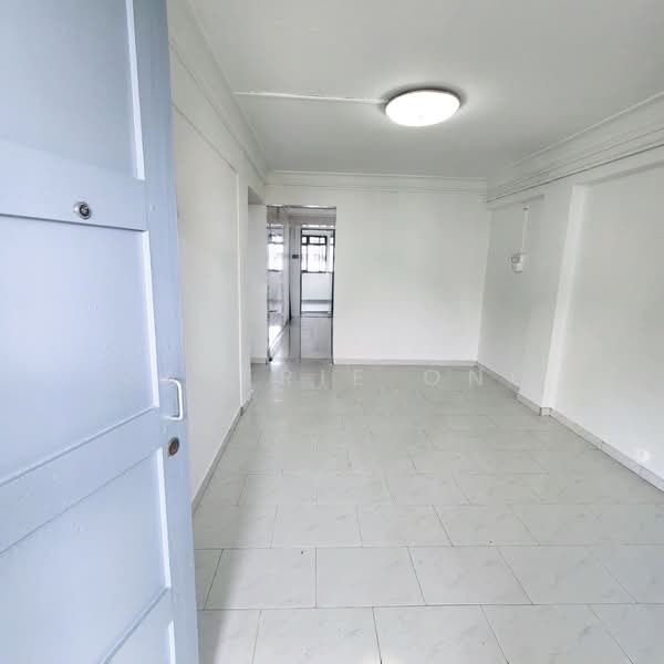 2 Upper Aljunied Lane, 2 Upper Aljunied Lane, 3 Bedrooms, 614 sqft, HDB Flat For Sale, by Valerie Ong, 500144533 - Living Room - PropertyGuru.com.sg