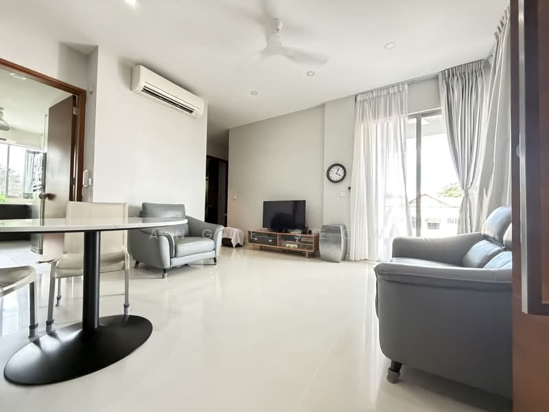 East Coast Residences, 412 Upper East Coast Road, 3 Bedrooms, 1,023 sqft, Condominium For Sale, by Angie Seow, 500144546 - Living Room - PropertyGuru.com.sg