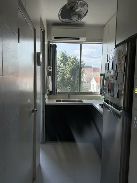 East Coast Residences, 412 Upper East Coast Road, 3 Bedrooms, 1,023 sqft, Condominium For Sale, by Angie Seow, 500144546 - Kitchen - PropertyGuru.com.sg