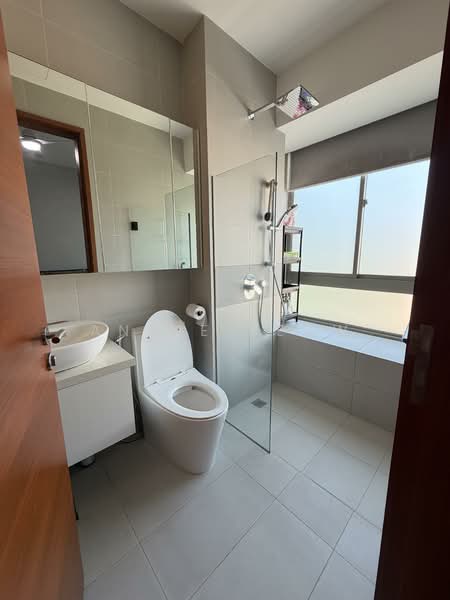 East Coast Residences, 412 Upper East Coast Road, 3 Bedrooms, 1,023 sqft, Condominium For Sale, by Angie Seow, 500144546 - Bathroom - PropertyGuru.com.sg