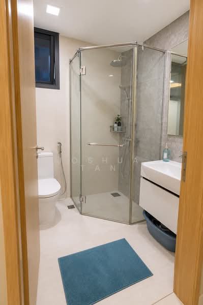 La Fiesta, Sengkang Square, 2 Bedrooms, 893 sqft, Condominium For Sale, by Joshua Tan, 500144548 - Bathroom - PropertyGuru.com.sg