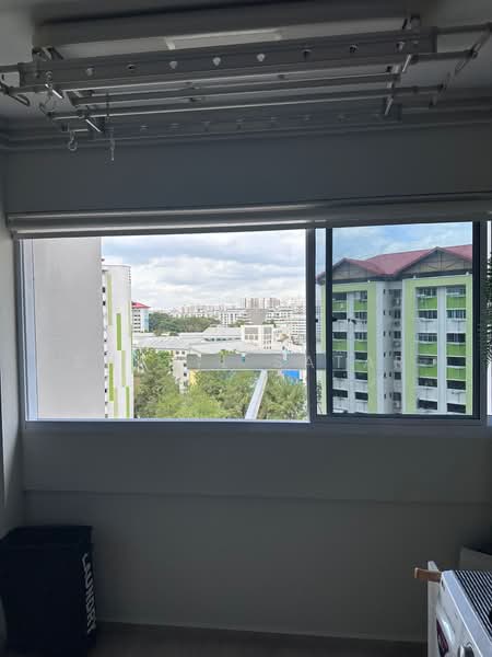 241 Jurong East Street 24, 241 Jurong East Street 24, 2 Bedrooms, 732 sqft, HDB Flat For Sale, by Sharil Satar, 500144549 - Kitchen View - PropertyGuru.com.sg