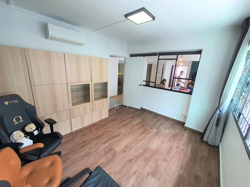 412 Choa Chu Kang Avenue 3, 412 Choa Chu Kang Avenue 3, 2 Bedrooms, 1,119 sqft, HDB Flat For Rent, by Joanne Law, 500144556 - Living Room - PropertyGuru.com.sg
