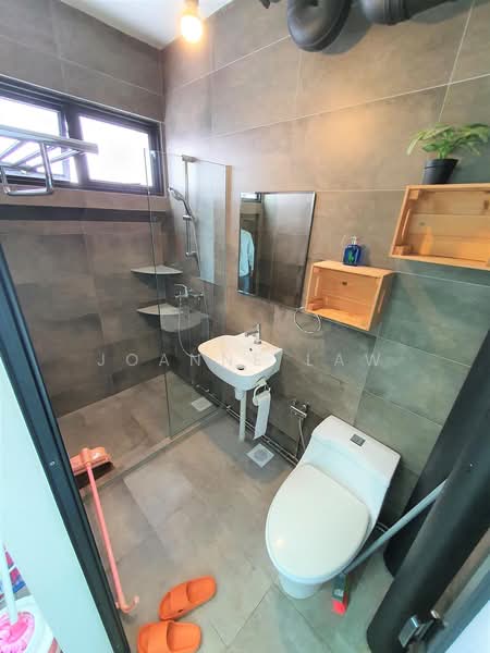412 Choa Chu Kang Avenue 3, 412 Choa Chu Kang Avenue 3, 2 Bedrooms, 1,119 sqft, HDB Flat For Rent, by Joanne Law, 500144556 - Bathroom - PropertyGuru.com.sg
