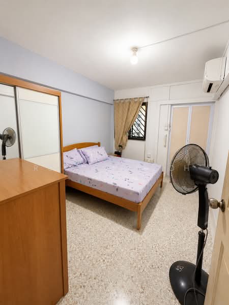 155 Ang Mo Kio Avenue 4, 155 Ang Mo Kio Avenue 4, 2 Bedrooms, 882 sqft, HDB Flat For Rent, by Roy Ezra Koh, 500144559 - Bedroom - PropertyGuru.com.sg