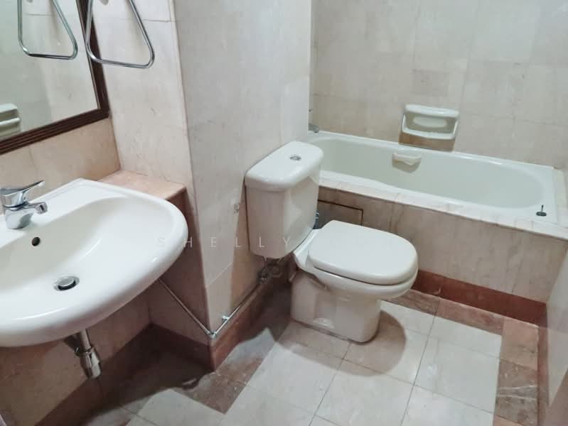 The Harbourlights, , 2 Bedrooms, 883 sqft, Condominium For Sale, by Shelly Koh, 500144563 - Bathroom - PropertyGuru.com.sg