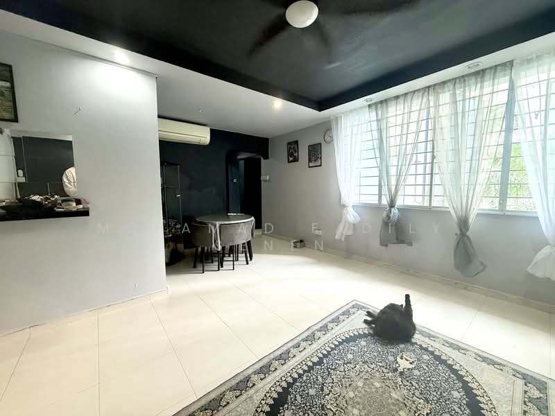 579 Woodlands Drive 16, 579 Woodlands Drive 16, 3 Bedrooms, 968 sqft, HDB Flat For Sale, by Mohamad Fadily Senen, 500144567 - Living Room - PropertyGuru.com.sg