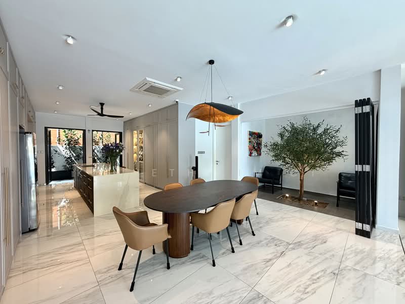 Serangoon Garden Estate, 60 Braemar Drive, 5 Bedrooms, 4,200 sqft, Terraced House For Rent, by Kenneth Lim CT, 500144569 - Kitchen - PropertyGuru.com.sg