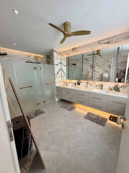 Serangoon Garden Estate, 60 Braemar Drive, 5 Bedrooms, 3,500 sqft, Terraced House For Rent, by Kenneth Lim CT, 500144569 - Bathroom - PropertyGuru.com.sg