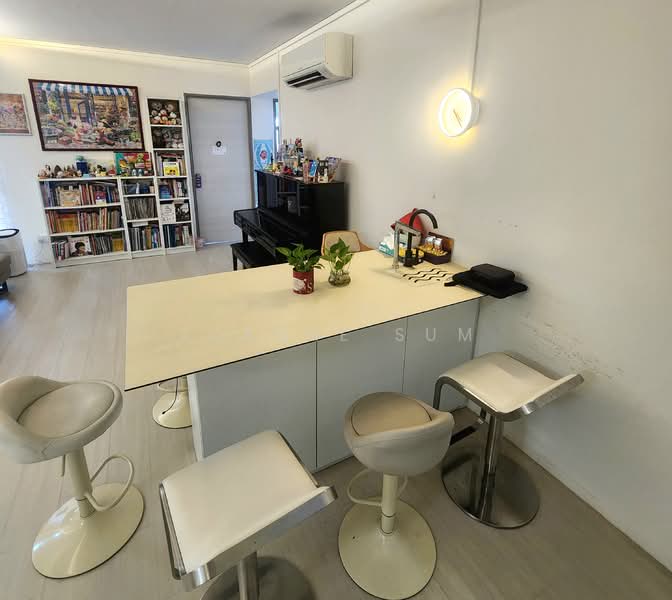 323A Sengkang East Way, 323A Sengkang East Way, 3 Bedrooms, 1,184 sqft, HDB Flat For Sale, by Joanne Sum, 500144571 - Living Room - PropertyGuru.com.sg