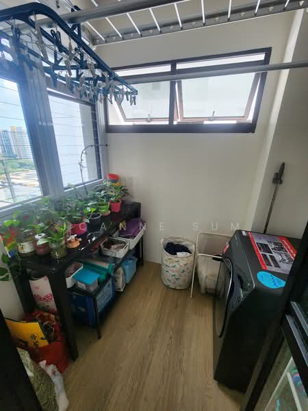 323A Sengkang East Way, 323A Sengkang East Way, 3 Bedrooms, 1,184 sqft, HDB Flat For Sale, by Joanne Sum, 500144571 - Yard - PropertyGuru.com.sg