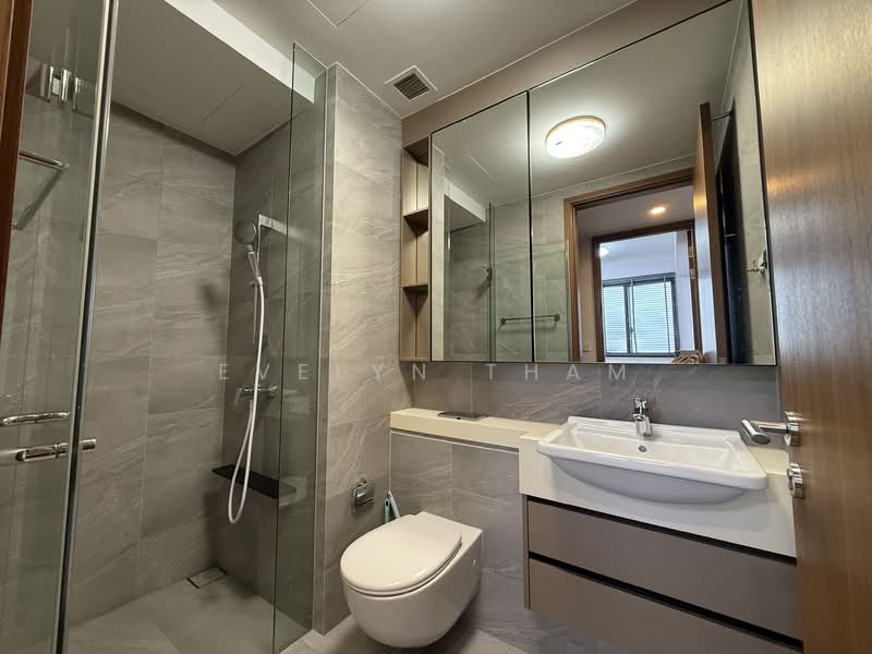 Stirling Residences, 21 Stirling Road, 2 Bedrooms, 689 sqft, Condominium For Rent, by Evelyn Tham, 500144579 - Bathroom - PropertyGuru.com.sg